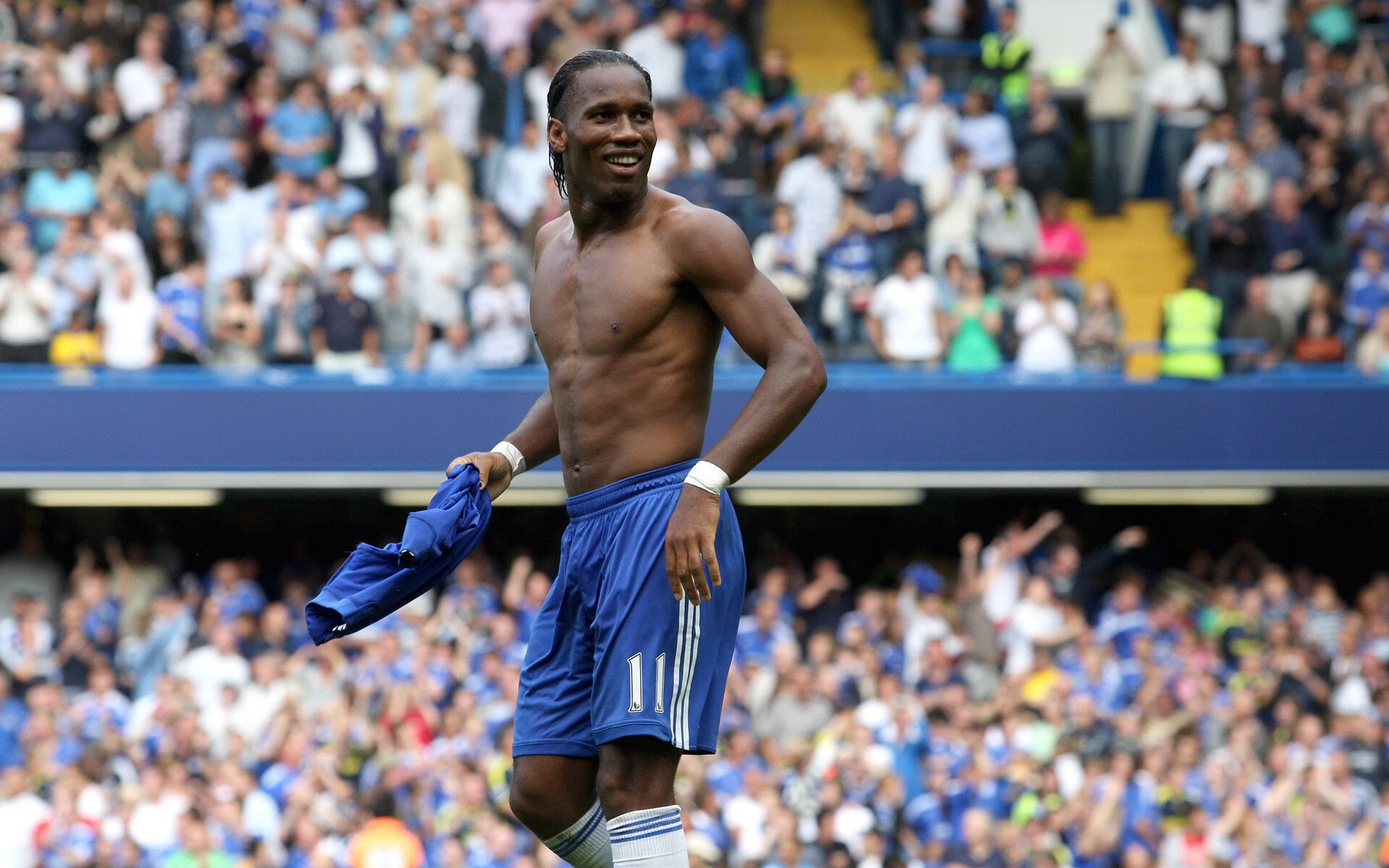 双线狂飙，皇马铁蹄横扫德国，阿尔瓦雷斯刷新纪录铸就传奇之夜